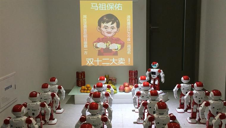 雙十二來臨：電商大佬又開始拜馬云了！