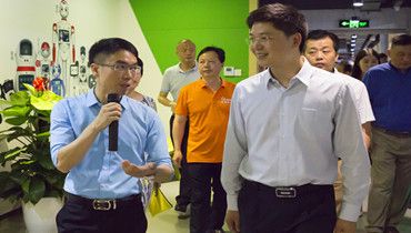 福田區人民政府副區長、黨組成員劉智勇帶隊到城市漫步科技調研